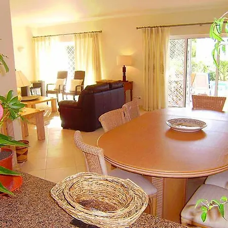 Sleeps 8 With Pool And Air Con Vale do Lobo