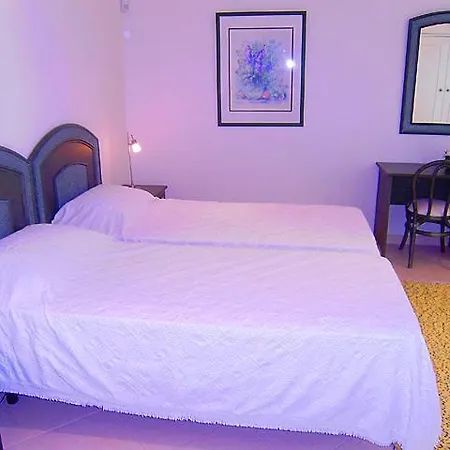 Sleeps 8 With Pool And Air Con Vale do Lobo