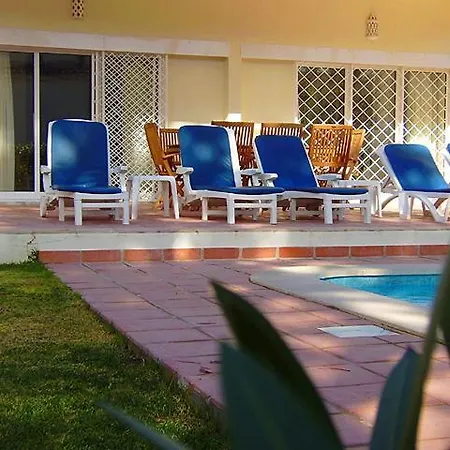 Sleeps 8 With Pool And Air Con Villa