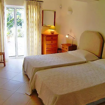 Sleeps 8 With Pool And Air Con Villa